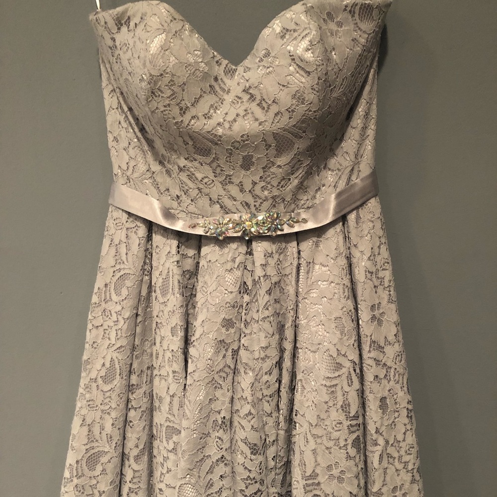 A-Line/Princess Strapless Knee-length dress.